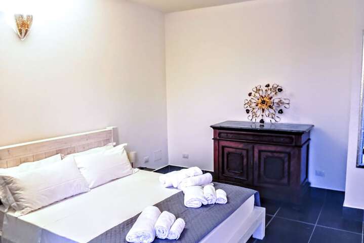 Room 3 of 16