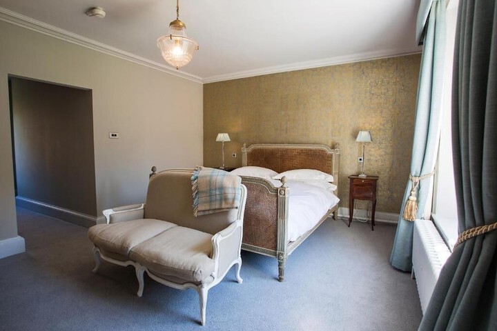 Room 5 of 109
