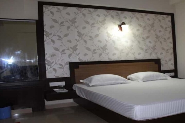 Room 8 of 39