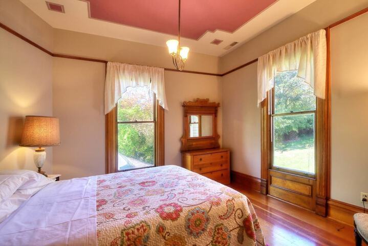 Room 6 of 21