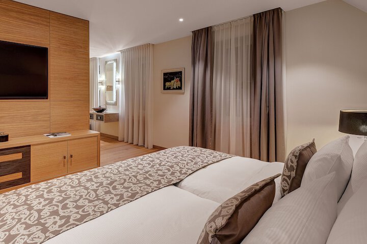 Room 10 of 41