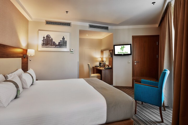 Room 28 of 91