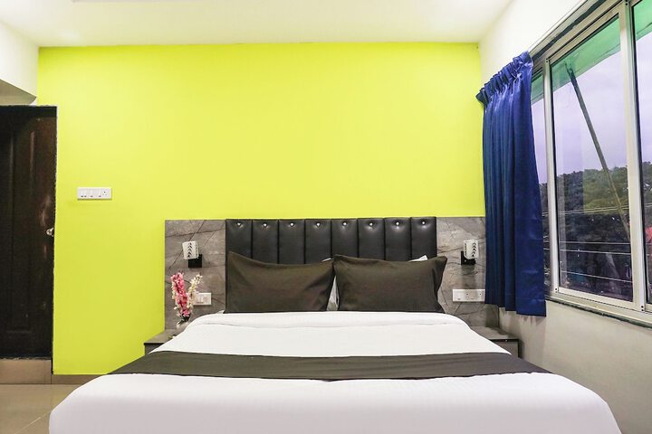 Room 12 of 37