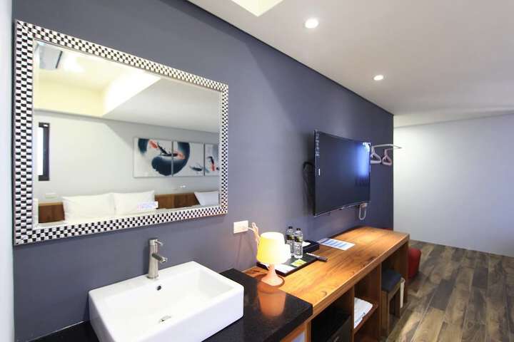Room 43 of 62