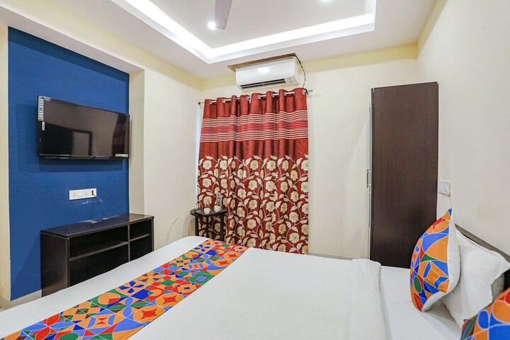 Room 18 of 25
