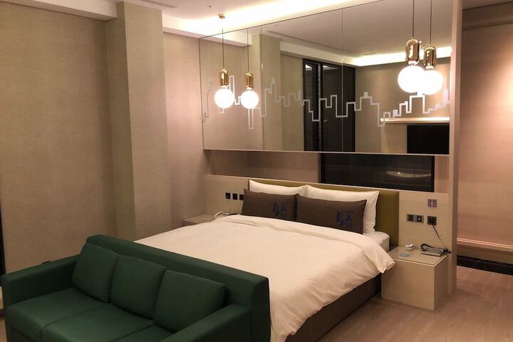 Room 36 of 67