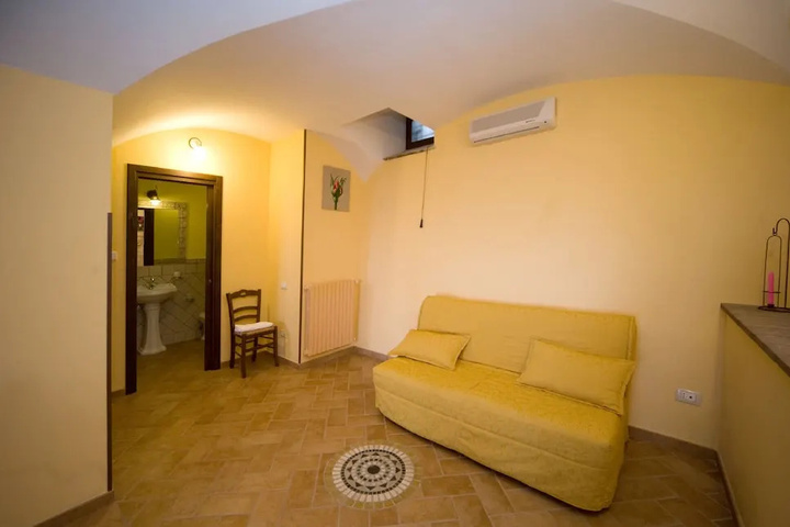 Room 4 of 14
