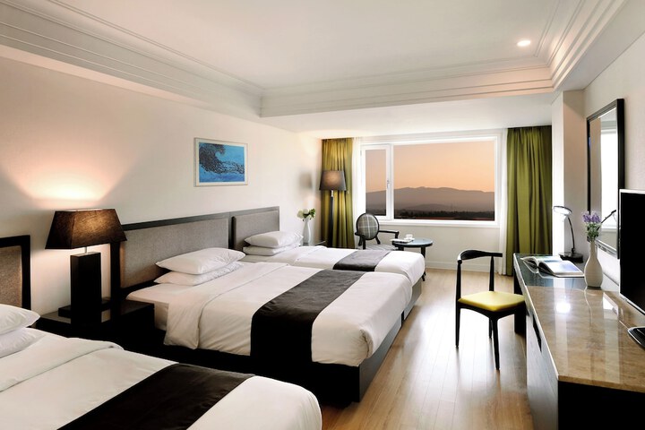 Room 16 of 79
