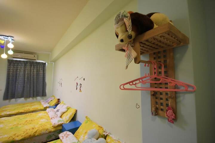 Room 6 of 69