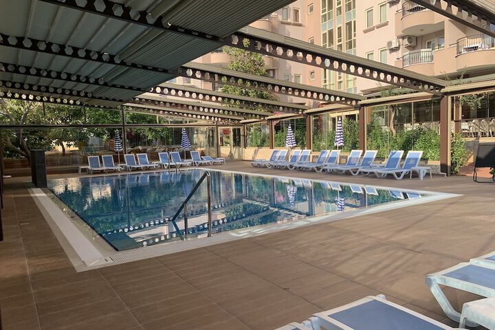 Pool Hotel