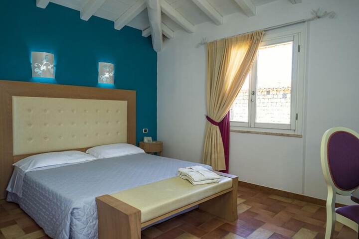 Room 10 of 43