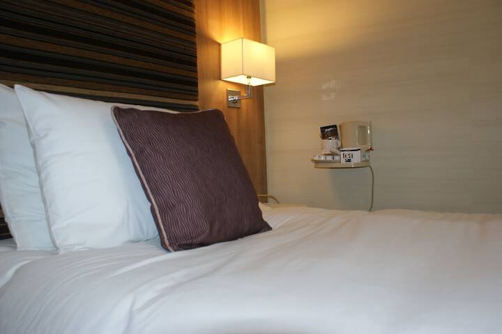 Room 5 of 33