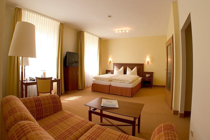 Room 2 of 5