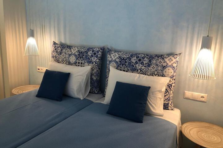 Room 8 of 50