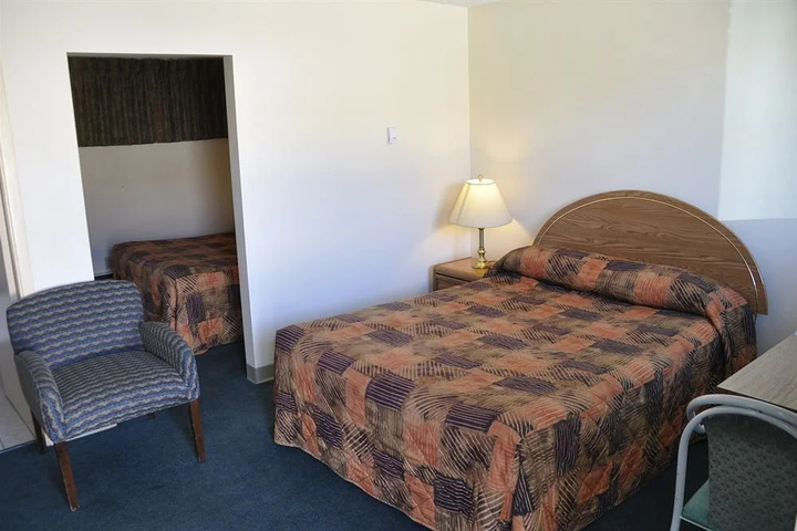 Exterior of Big Horn Motel