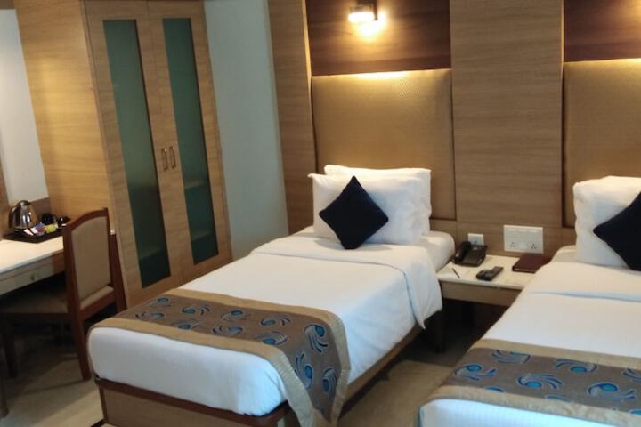 Room 12 of 44