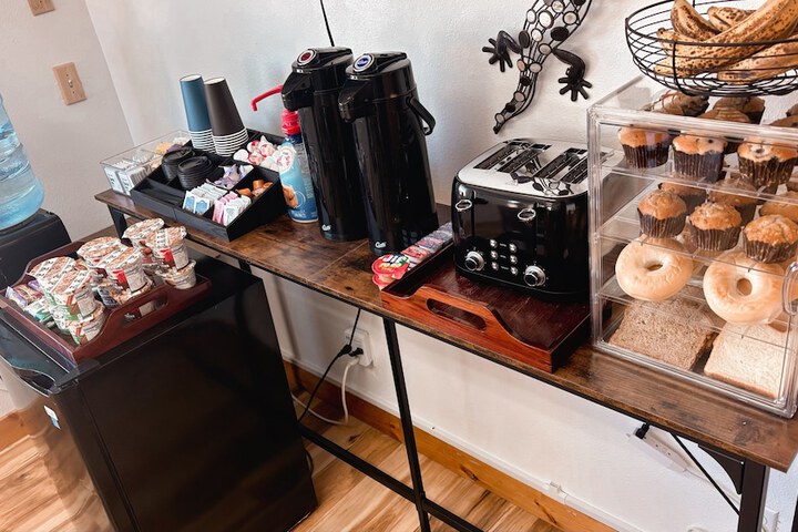 Breakfast/Coffee Service 27 of 47
