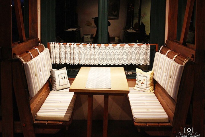 Dining 58 of 100