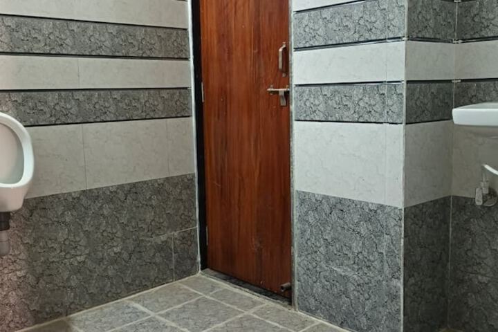 Room 12 of 23