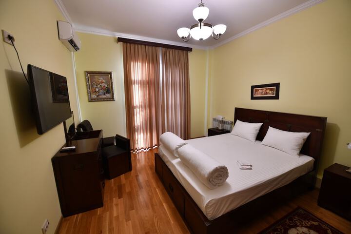 Room 5 of 29