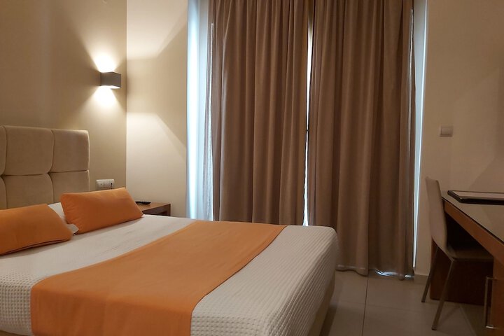 Room 6 of 47