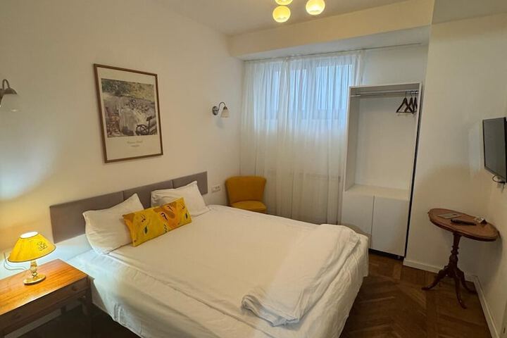 Room 18 of 48