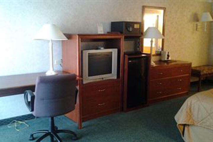 Room 25 of 38