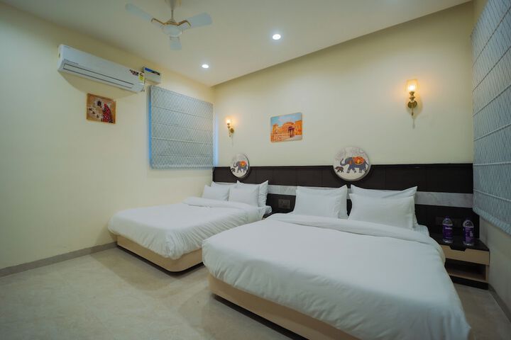 Room 7 of 16