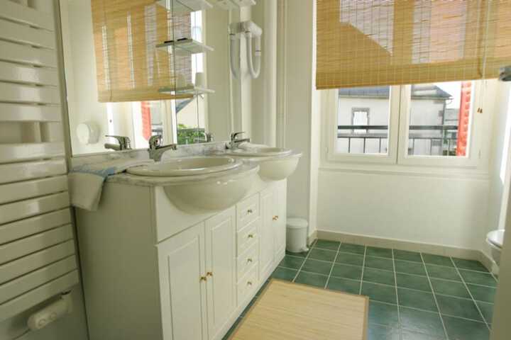 Room 6 of 24
