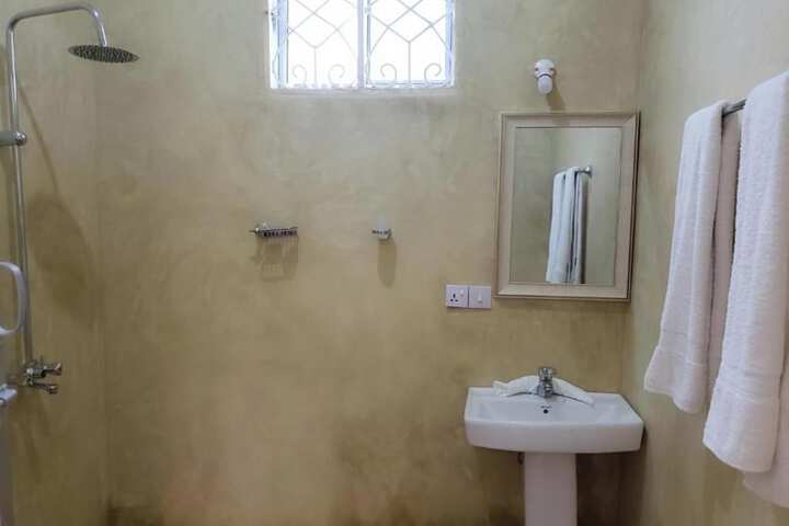Room 16 of 29