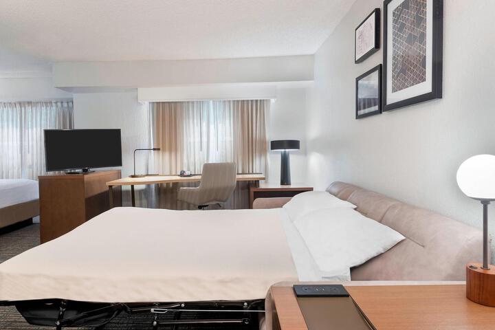 Room 32 of 86