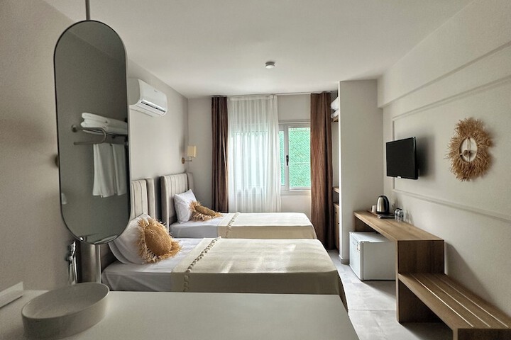Room 20 of 97
