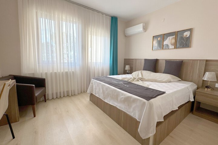 Room 15 of 27