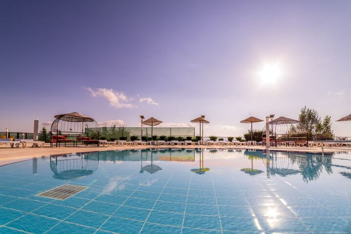 Hotel with Pool