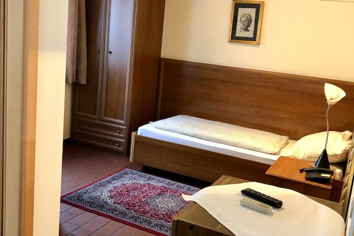 Room 6 of 21