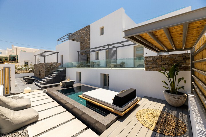 Sundeck 74 of 76