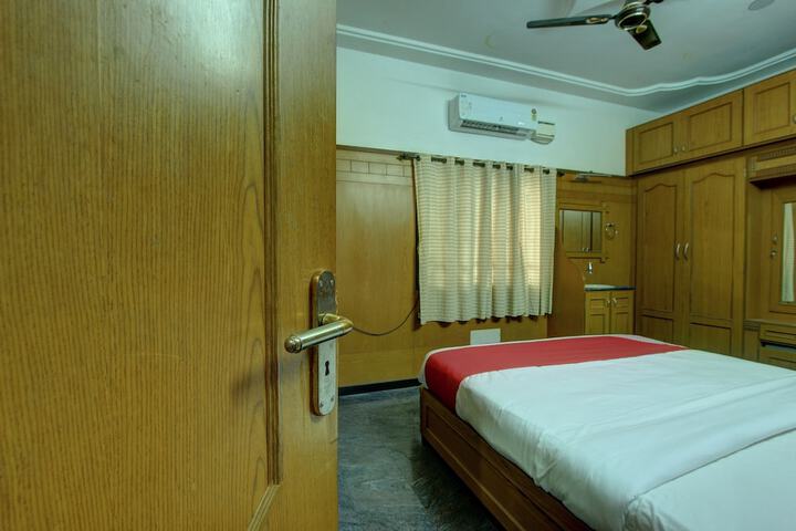 Room 10 of 25