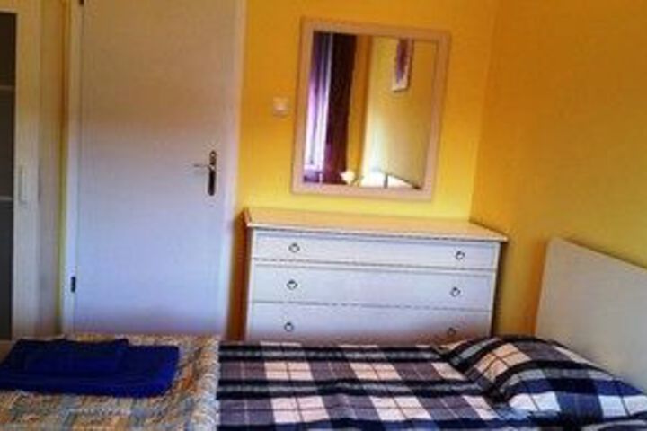 Room 27 of 39
