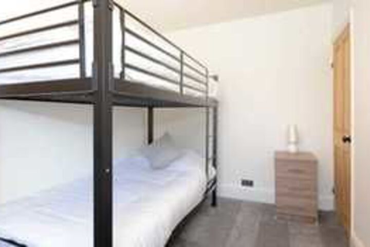 Room 7 of 14
