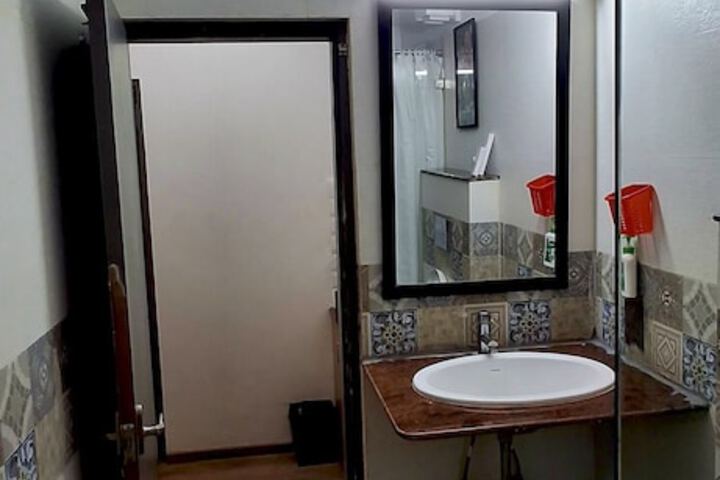 Room 11 of 15