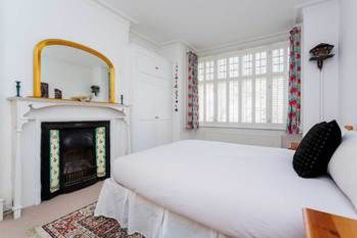 Room 15 of 25