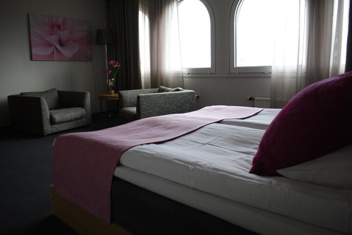 Room 16 of 38