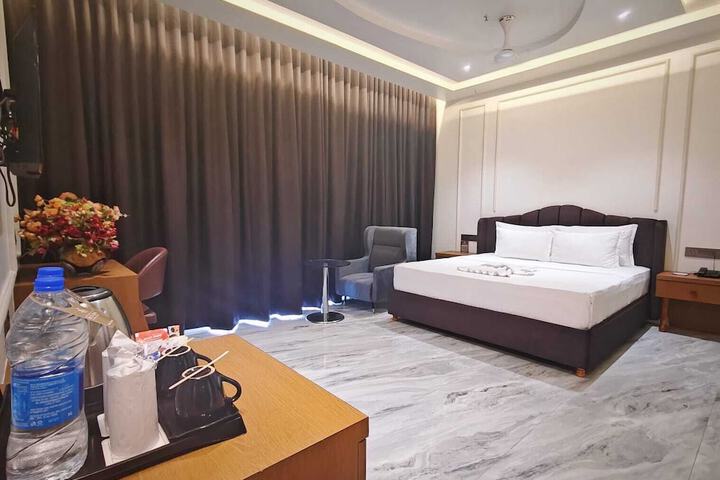 Room 12 of 21
