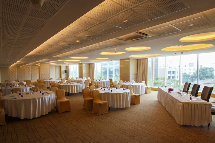 Ballroom/Hall 51 of 80
