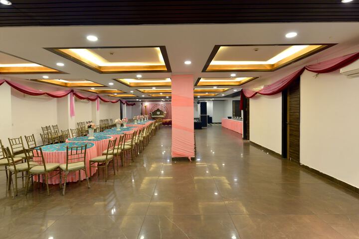 Ballroom/Hall 42 of 48