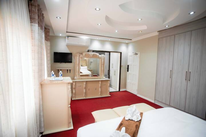 Room 5 of 23