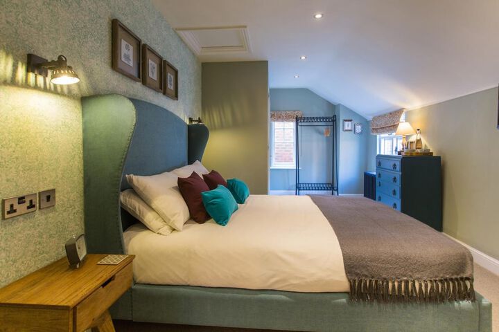 Room 16 of 37