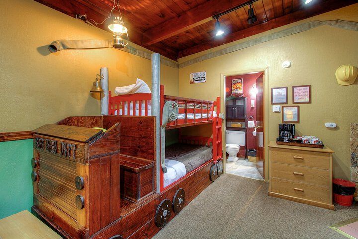 Room 16 of 90