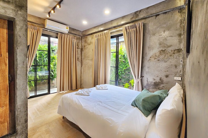 Room 5 of 34