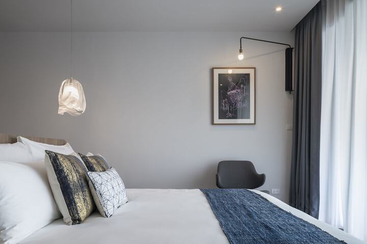 Room 15 of 185